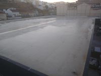 Cubierta y fachada en supermercado Aldi en Antequera (Málaga). <br>Impermeabilización de cubierta y revestimiento de fachada. Cubierta deck. 